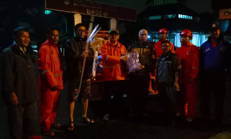 BPBD Kota Cimahi Lakukan Evakuasi Banjir Bandang