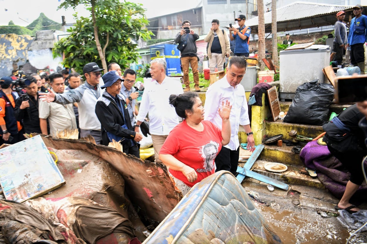 Bey Machmudin Tinjau Banjir Bandang Braga Kota Bandung