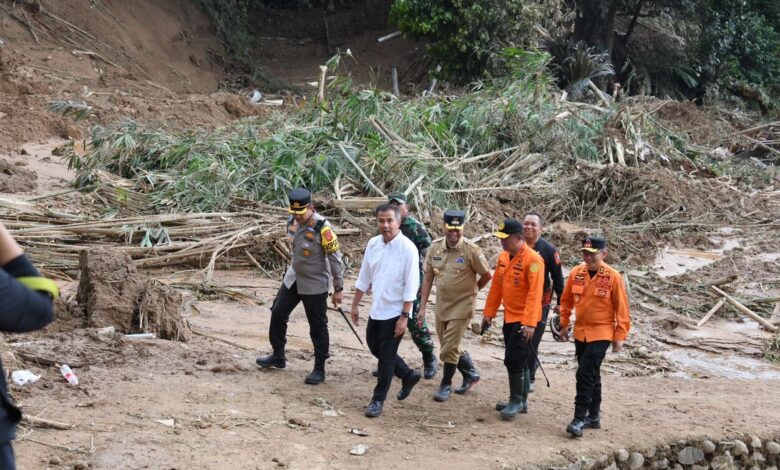 Bey Sampaikan Duka untuk Korban Longsor di Subang