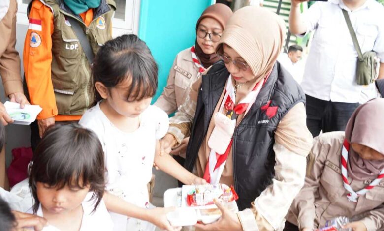 Ketua TP PKK Kabupaten Bandung Trauma Healing di Citeureup