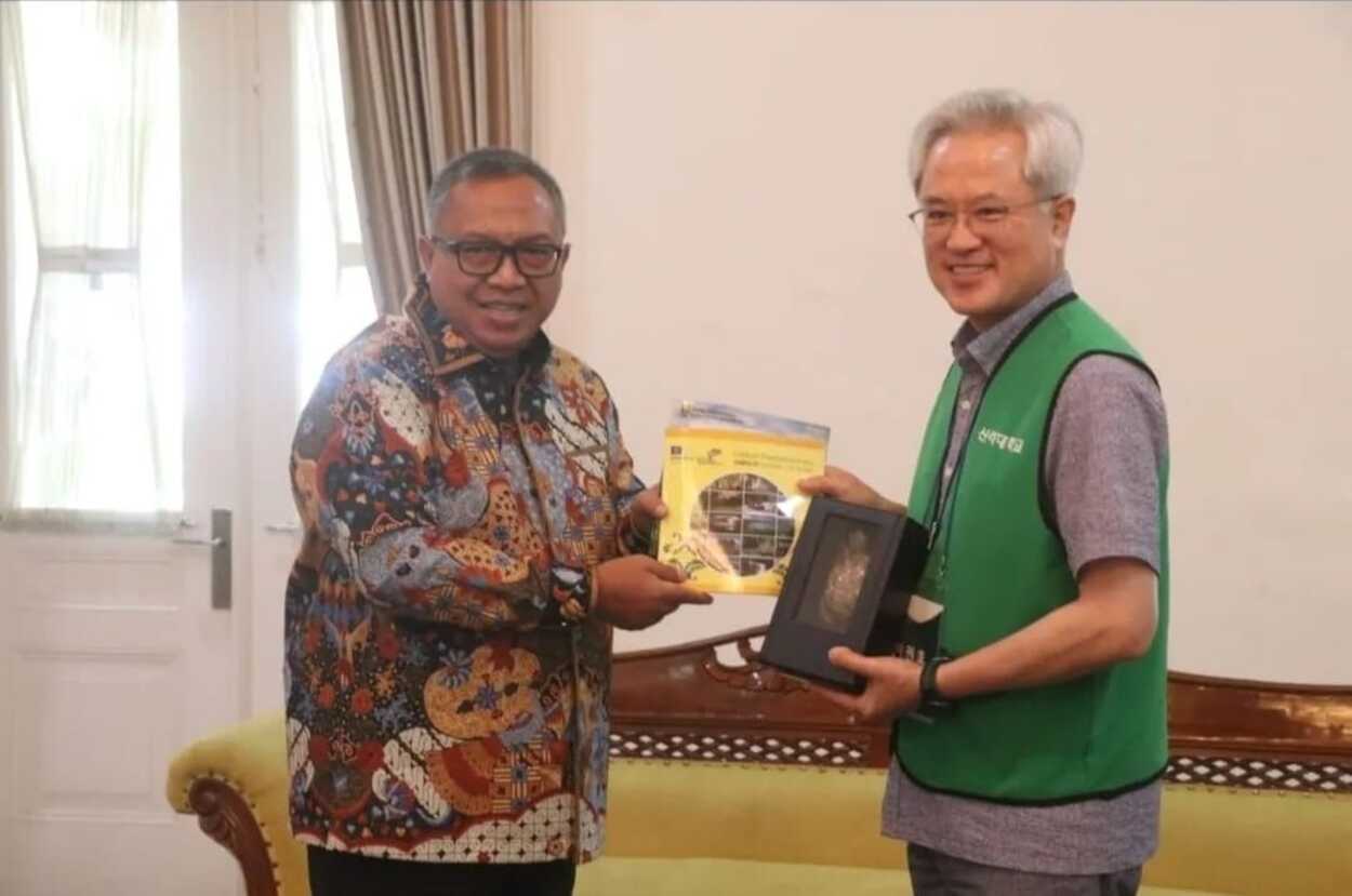 Marwan Hamami Menerima Kunjunga Silla University
