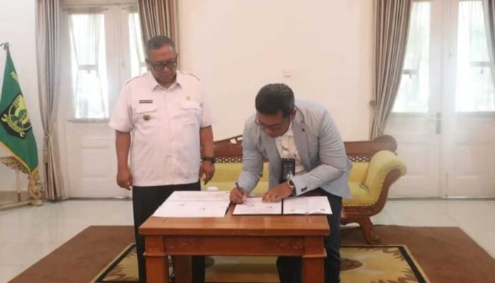 Pemerintah Kabupaten Sukabumi Teken MoU dengan PLN