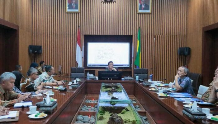 Pemkot Bandung Akan Tertibkan Parkir Liar di Saparua