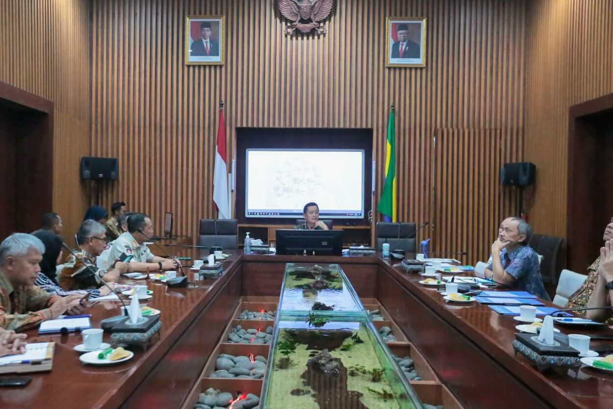 Pemkot Bandung Akan Tertibkan Parkir Liar di Saparua