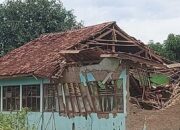 2 Ruang Kelas SMK Mitra Pasundan Cianjur Ambruk