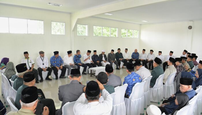 Bey Machmudin Bertemu Tokoh Agama di Karawang