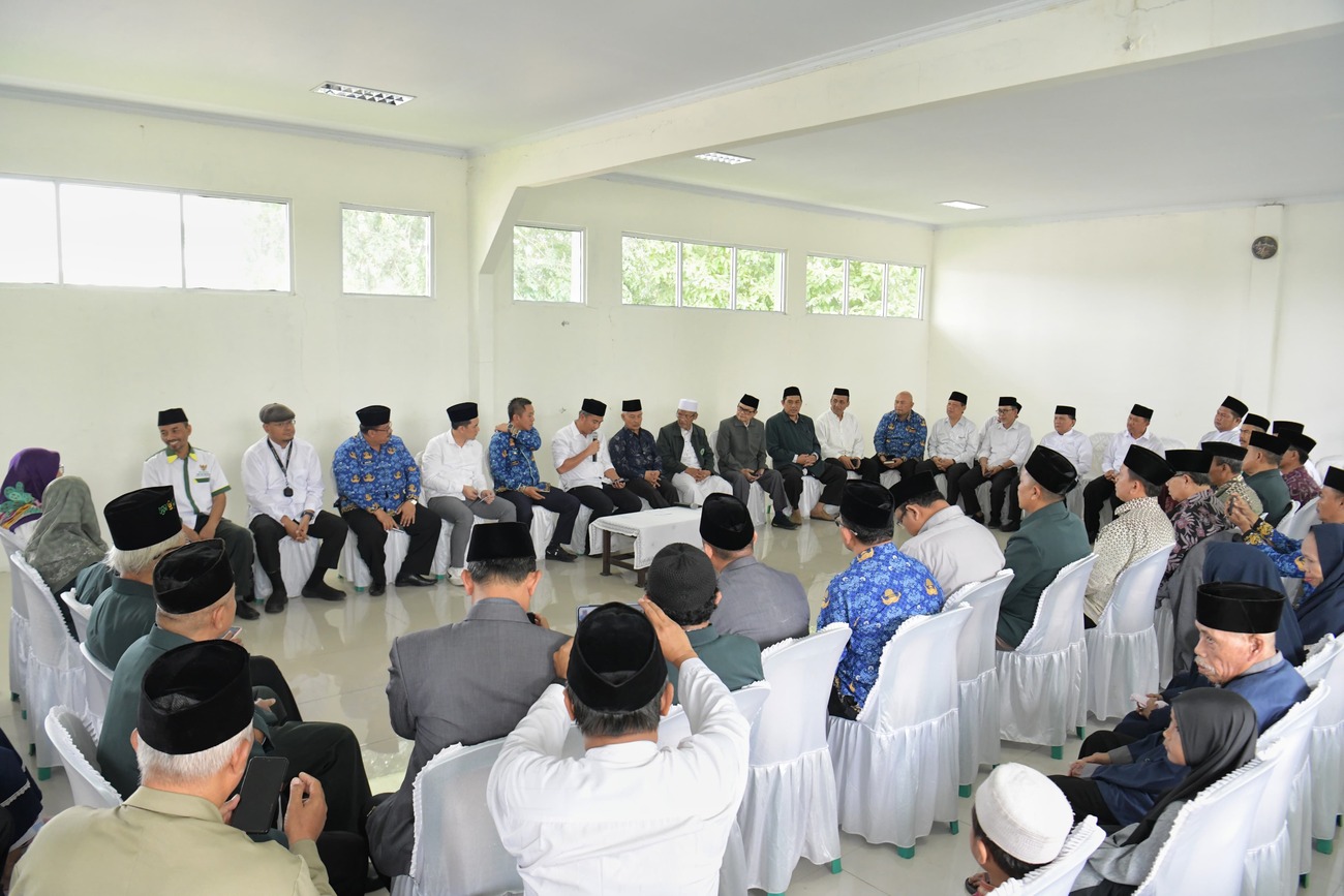 Bey Machmudin Bertemu Tokoh Agama di Karawang