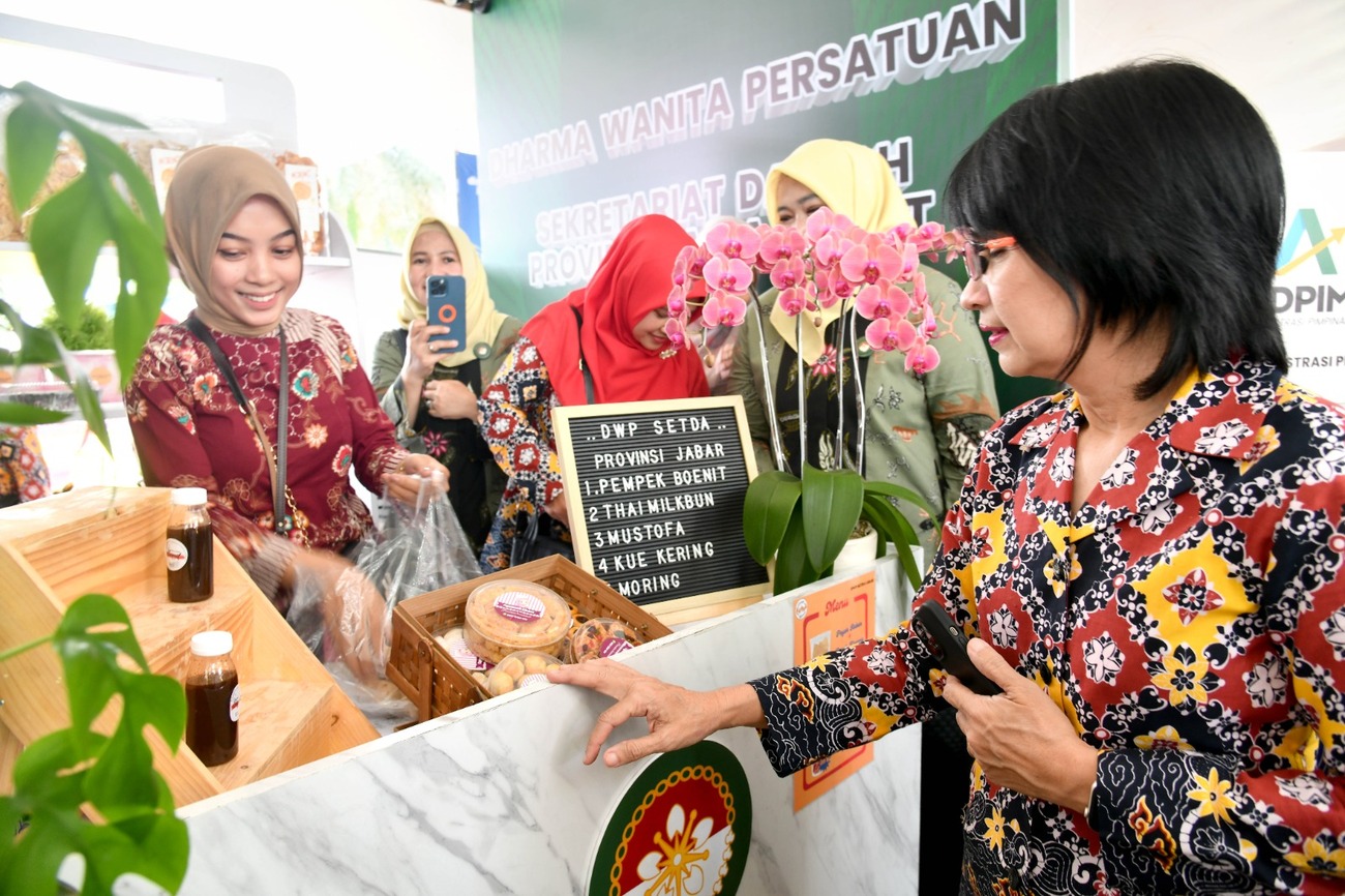 Dharma Wanita Persatuan Provinsi Jawa Barat Gelar Bazar Ramadan