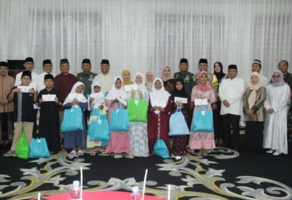 Pj Bupati Kabupaten Subang Bukber dengan Anak Yatim