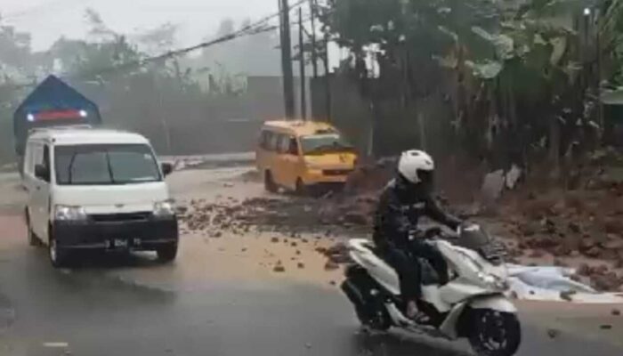 5 Perjalanan KA Terganggu Imbas Longsor di Bandung Barat