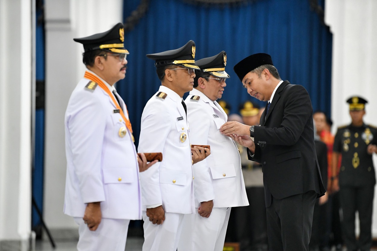 Bey Machmudin Lantik 3 Penjabat Kepala Daerah