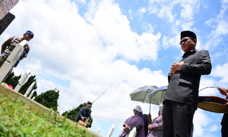 Forkopimda Kabupaten Bandung Ziarah ke Makam Mantan Bupati