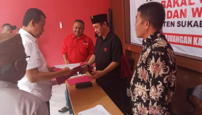 Habib Mulki Daftar Pilkada Cabup dan Cawabup di Markas DPC PDIP Kabupaten Sukabumi