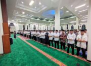 Herman Suryatman Mengikuti Tarawih Keliling