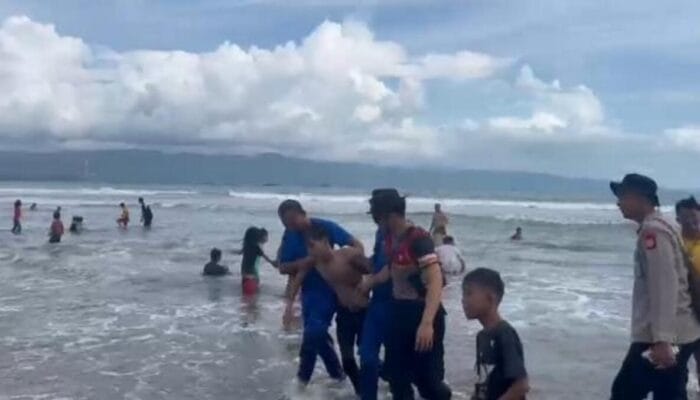 Liburan Idul Fitri 1445 H, Wisatawan Nyaris Terseret Ombak di Pantai Katapang Condong Palabuhanratu