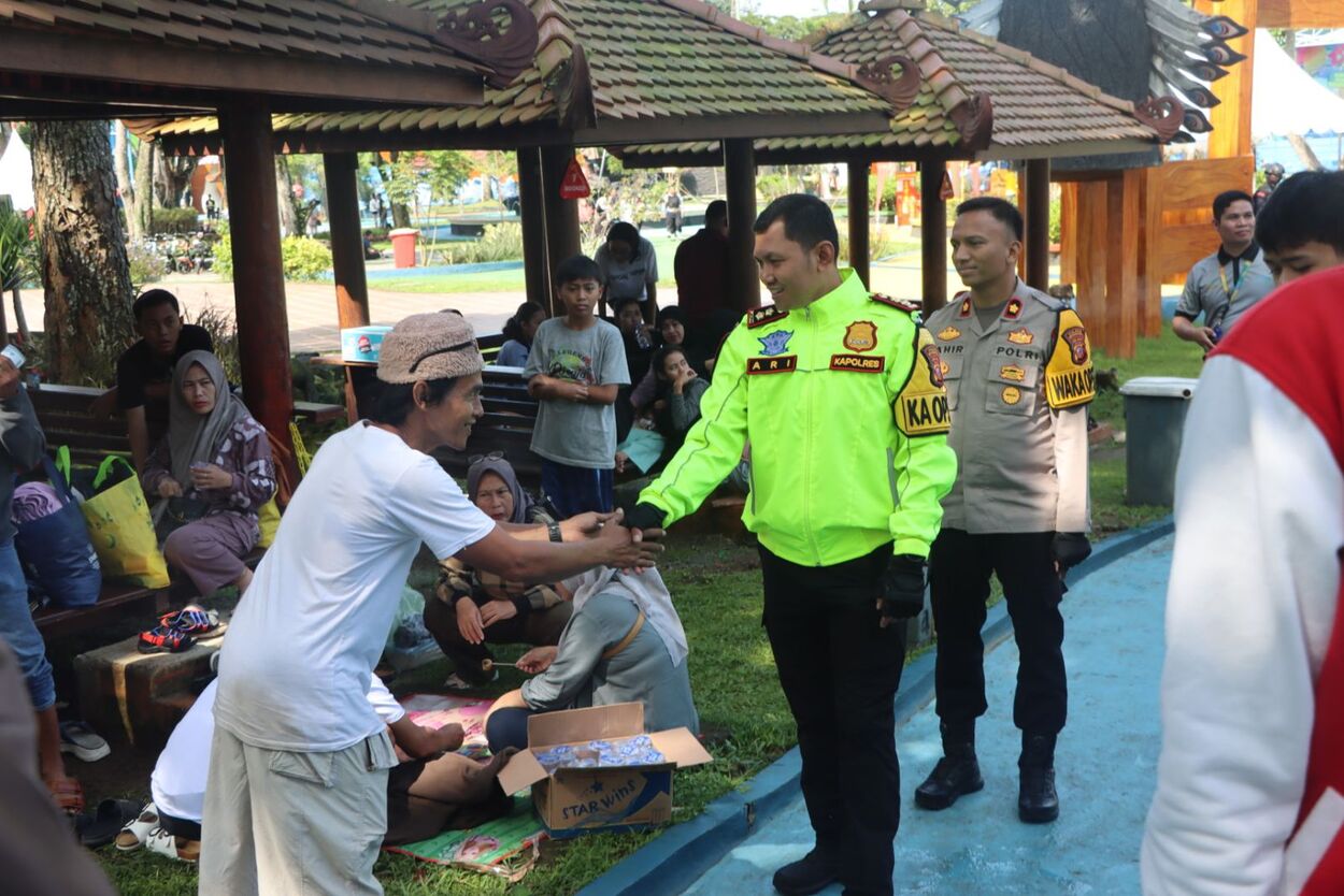 Pastikan Liburan Warga Kondusif, Kapolres Sukabumi Kota Pantau Kawasan Wisata