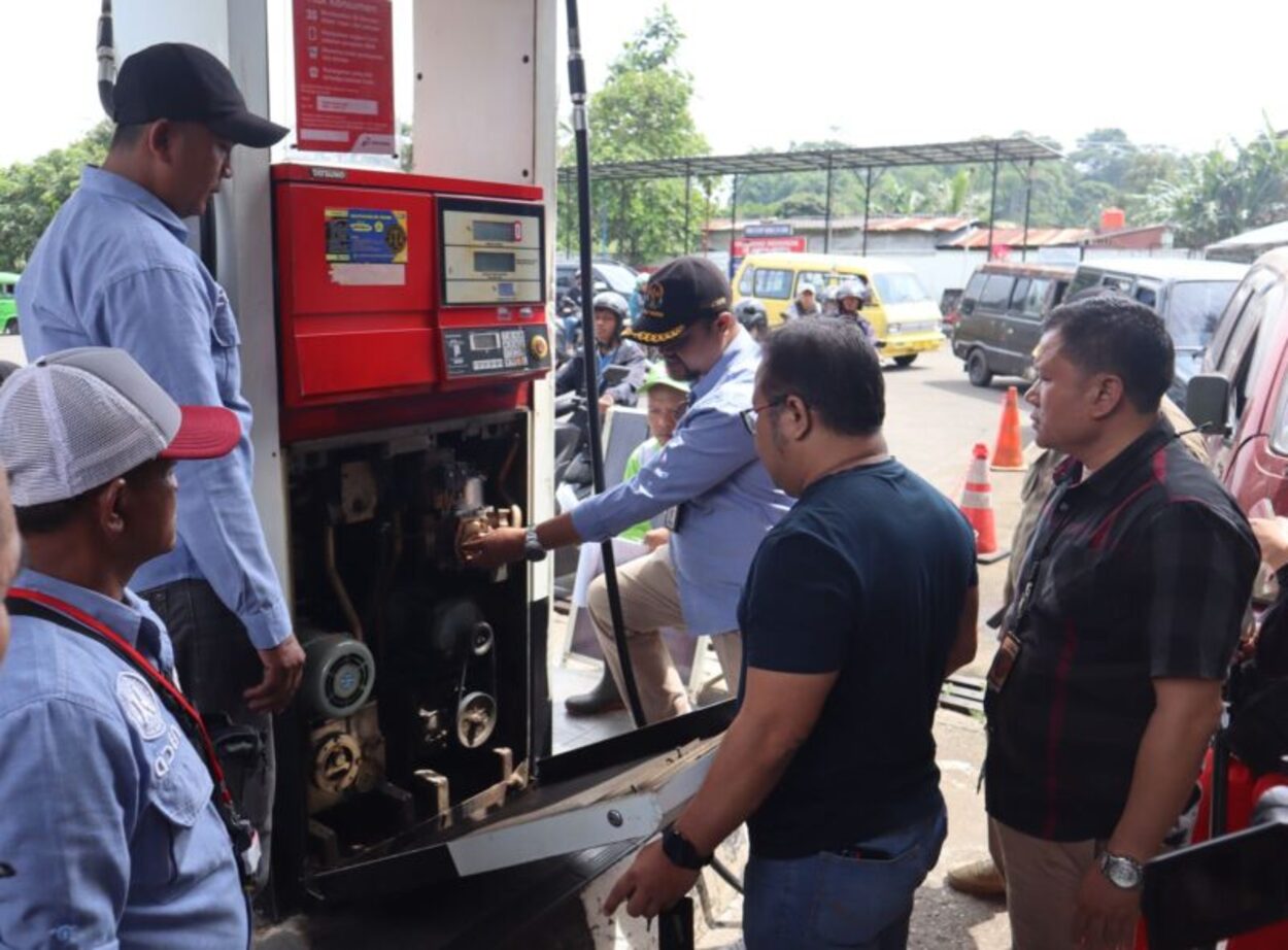 Petugas Gabungan Sidak SPBU di Kota Sukabumi