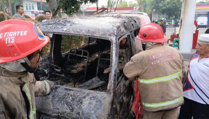 Usai Isi BBM, Mobil Angkot Hangus Terbakar di SPBU Sukabumi