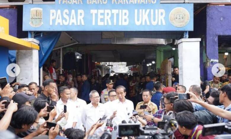 Bupati Karawang Bersama Jokowi Pantau Bahan Pangan