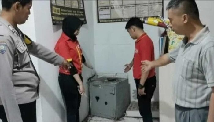 Minimarket di Cikampek Karawang Dibobol Maling