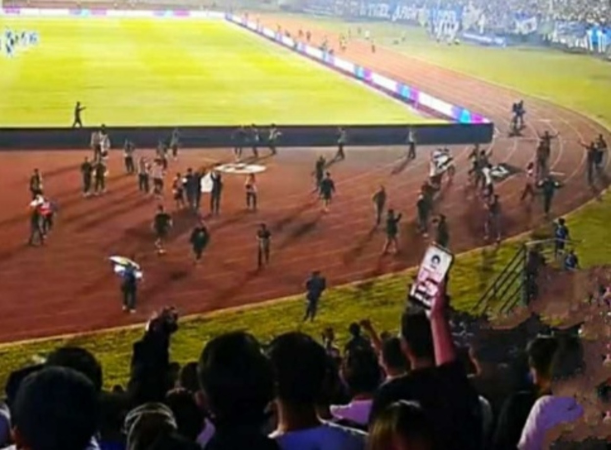 Persib Bandung Didenda 200 Juta Akibat Ulah Bobotoh