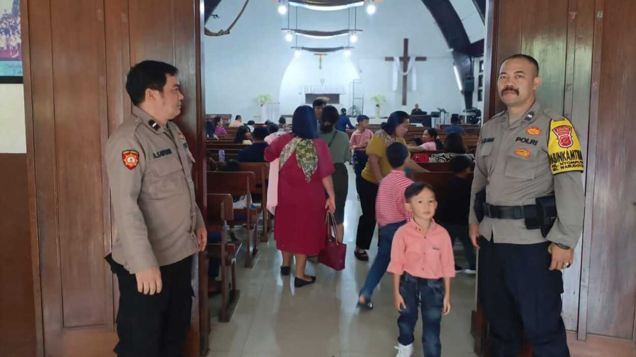 Ratusan Personel Polres Sukabumi Kota Amankan Perayaan Kenaikan Isa Al -Masih di 19 Gereja