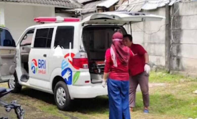 Viral Wanita Persiapkan Ambulans Bawa Jenazah dari Lapas Karawang