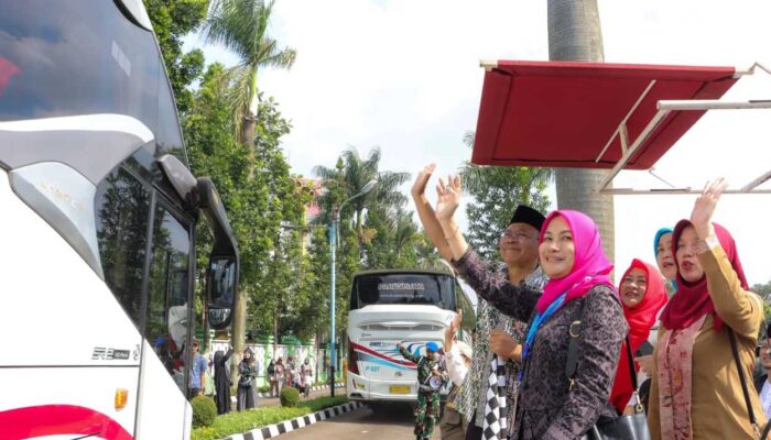 202 Calon Jemaah Haji Kota Cimahi Diberangkatkan