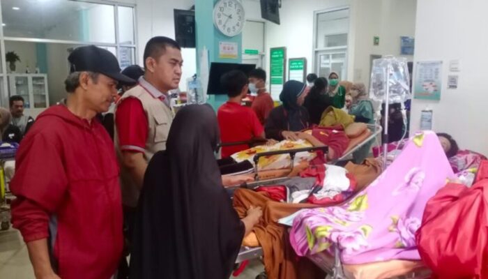 Diduga Usai Menyantap Makanan Hajatan, Puluhan Warga Cibadak Sukabumi, Keracunan Masal