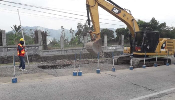 Jalan Nasional Sukabumi-Cianjur Dicor, Pengendara Agar Lalui Jalur Alternatif Ini