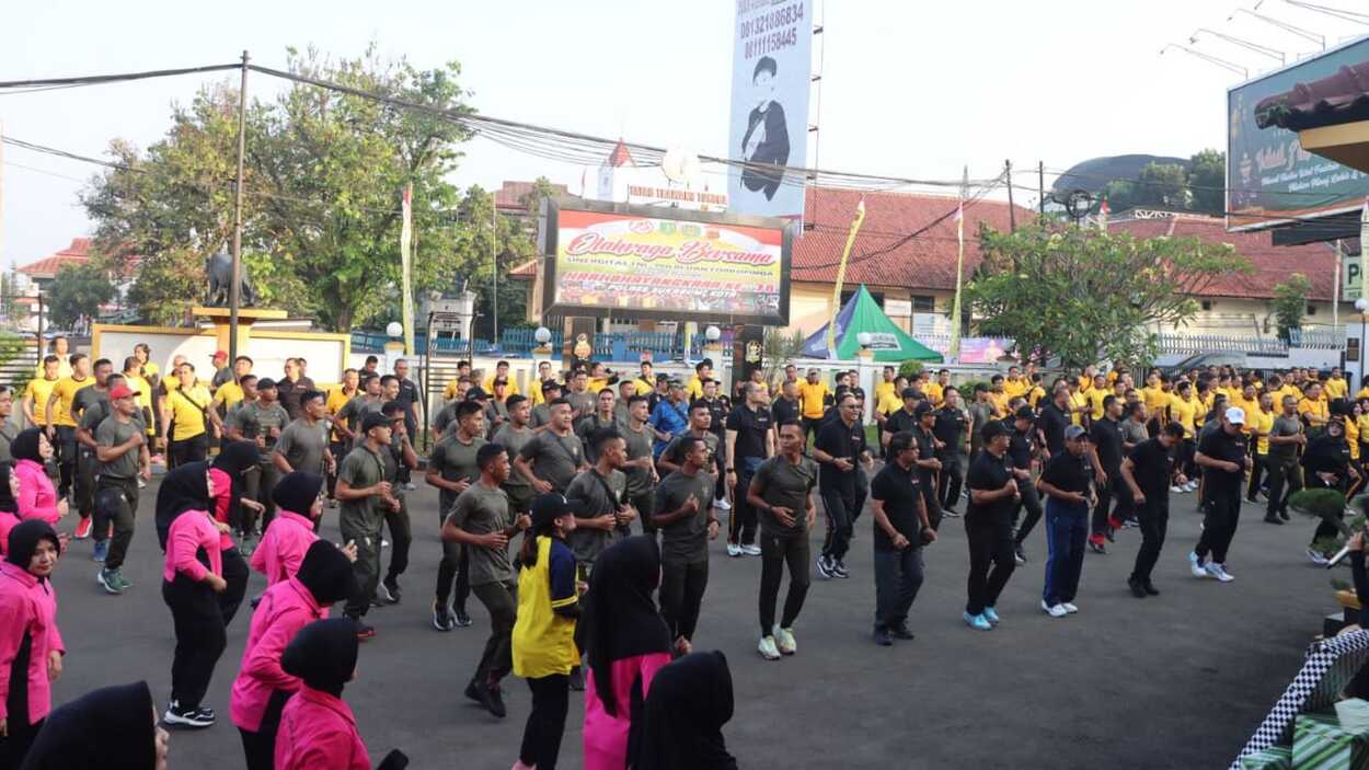 Jelang Hari Bhayangkara ke-78, Polres Sukabumi Kota Gelar Olahraga Bersama