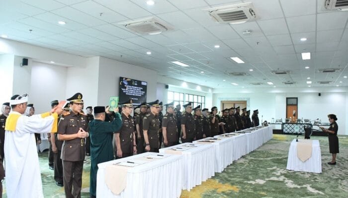 Katarina Endang Sarwetri Lantik Para Pejabat di Lingkup Kejati