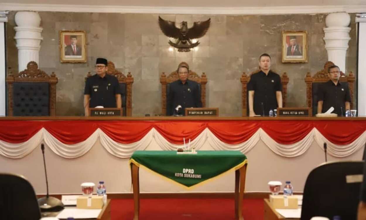 PJ Wali Kota Sukabumi Sampaikan Raperda LKPJ TA 2023 di Paripurna DPRD