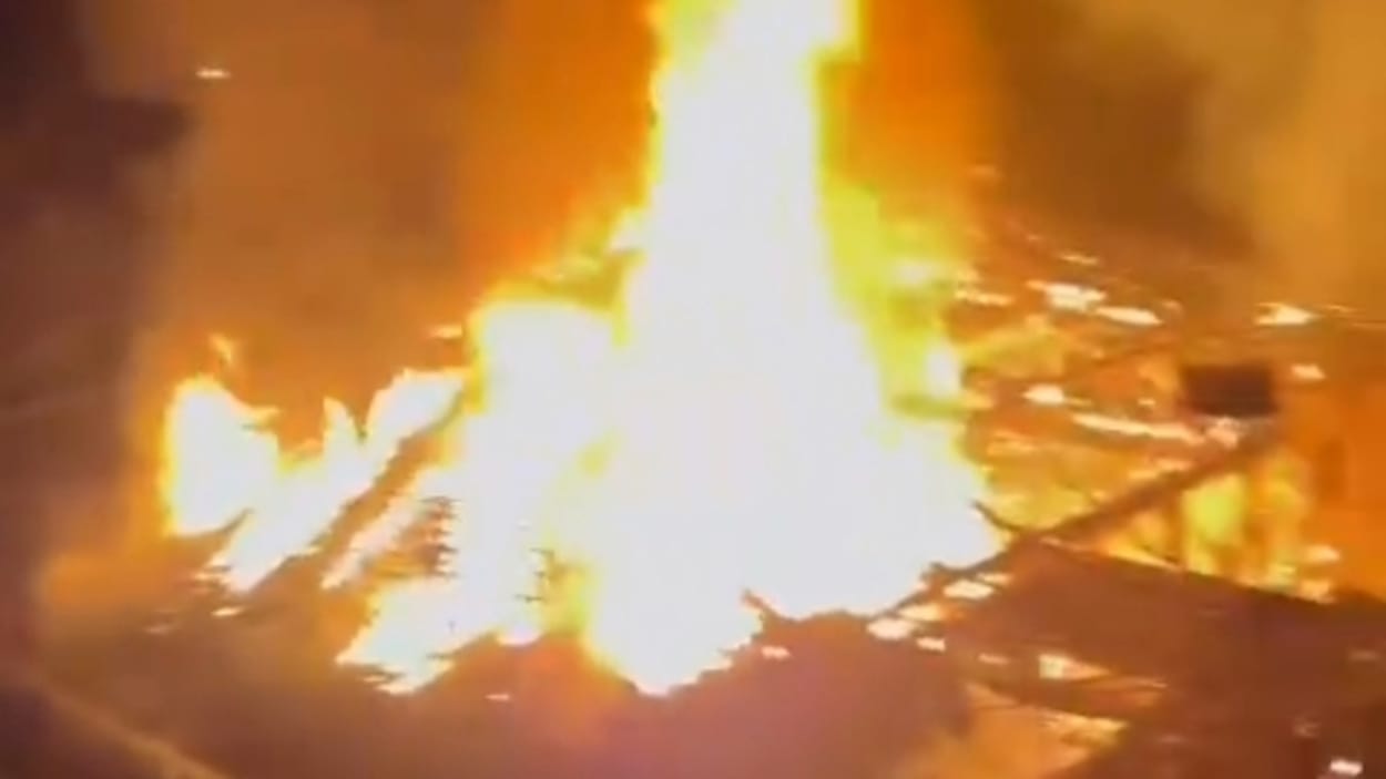Rumah Lantai 2 Warga Subangjaya Terbakar Hebat, Kerugian Capai Rp200 Juta