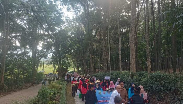 Sambut HUT Cianjur, Ribuan Siswa Antusias Ikuti Karnaval