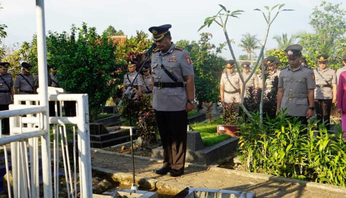 Sambut Peringatan Hari Bhayangkara Ke-78, Setukpa & Polres Sukabumi Kota Lakukan Ziarah dan Tabur Bunga