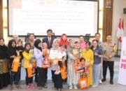 Tekan Angka Stunting, Polres Sukabumi & IDI Berikan Makanan Tambahan Bagi Ratusan Anak