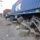 Truk Kontainer Tabrak Tiang Pembatas Jalan di Jalur Pantura