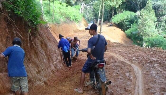 4 Jalan Kampung di KBB Ini Bikin Miris Bila Turun Hujan