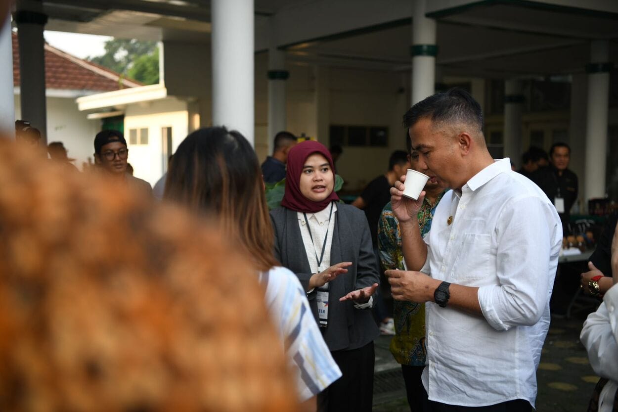 Bey Machmudin Dorong Volume Ekspor Kopi dan Kakao Jabar