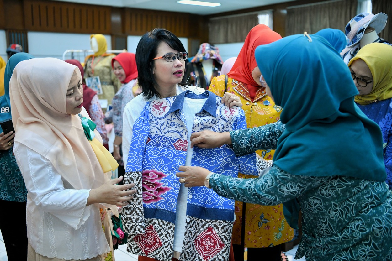 Lomba Pemanfaatan Limbah Kain Momen Kurangi Sampah