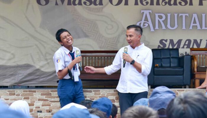 SMA Negeri 1 Parongpong KBB Dikejutkan oleh Pj Gubernur