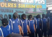 10 Pelaku Pengedar Narkoba Diberikan Kaos Biru & Kupluk Satres Narkoba Polres Sukabumi Kota