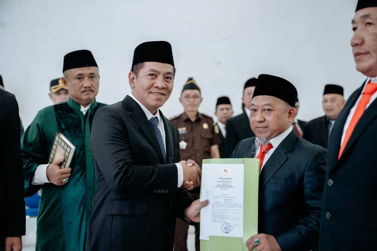 Bupati Kabupaten Karawang Melantik 3 Kepala Dinas