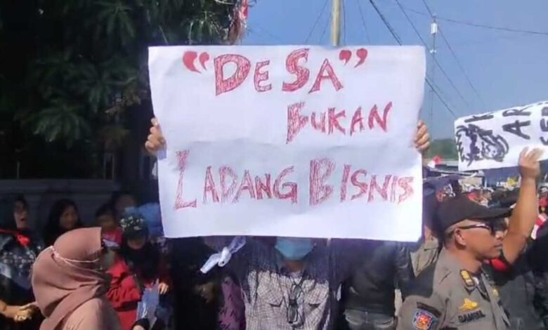 Kades Sukaluyu di Cianjur Lengser Didemo Warga