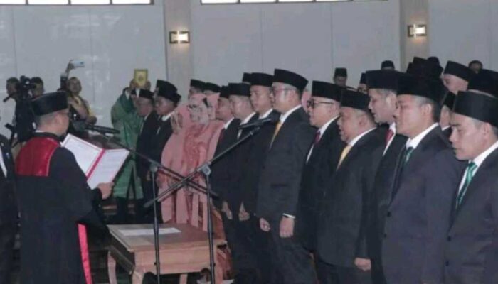 Resmi Dilantik & Diambil Sumpah Jabatan 50 Anggota DPRD Kabupaten Sukabumi Periode Masa Bhakti 2024-2029