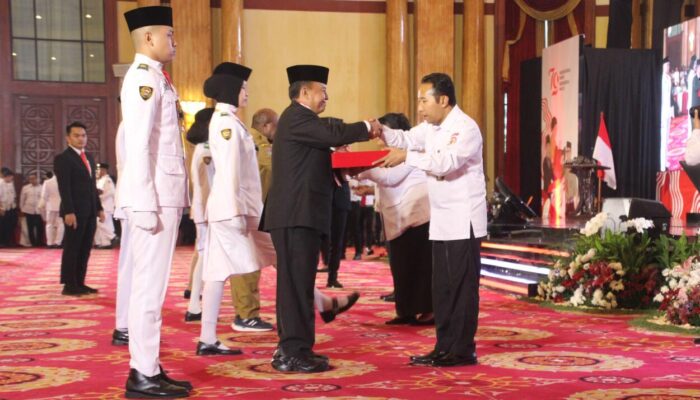 Sekda Jabar Terima Bendera Pusaka dari BPIP