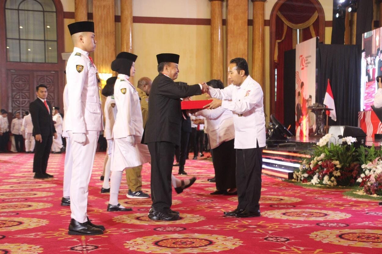 Sekda Jabar Terima Bendera Pusaka dari BPIP