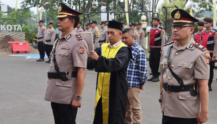 Sertijab Kapolsek Warudoyong Resmi Berganti & Wisuda Purna Bhakti, Ini Kapolres Sukabumi Kota