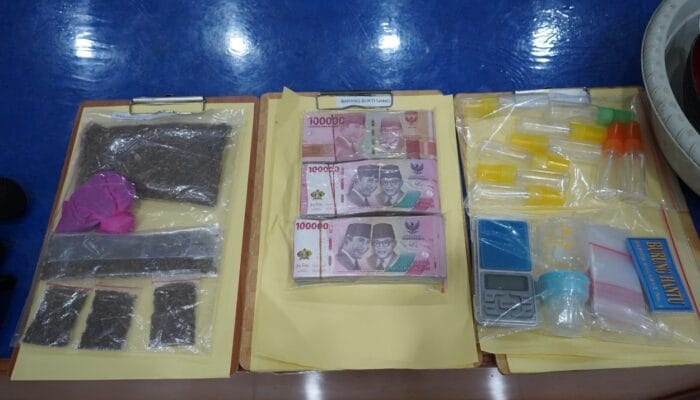 Tempat Produksi Tembakau Sintetis di Purwakarta Digerebek